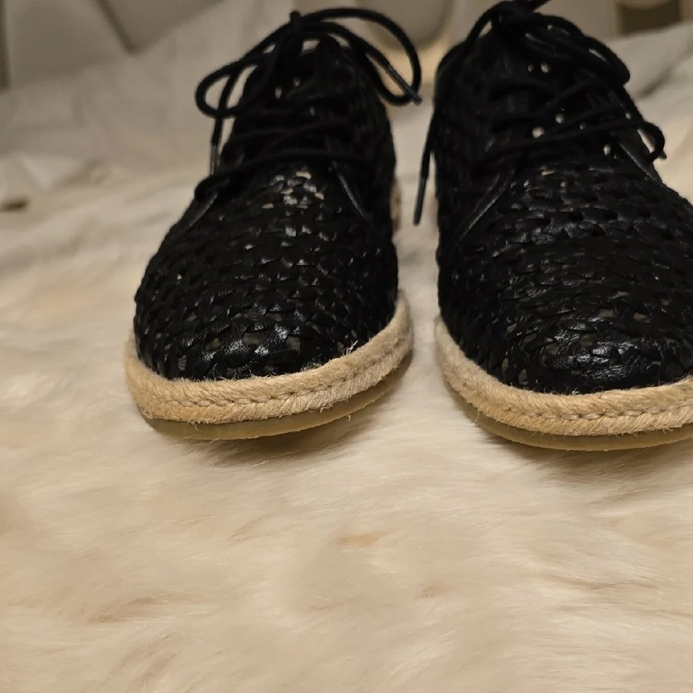 Seychelles Black Leather Espadrilles with Woven Texture Size 8 EUC From Dillards